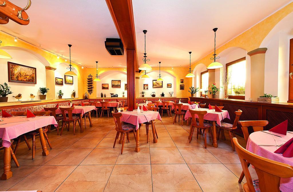 Gasthaus& Pension Zum Roten Haus บาดชานเดา ภายนอก รูปภาพ