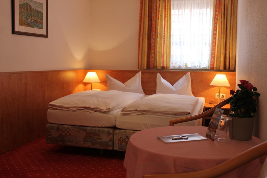 Gasthaus& Pension Zum Roten Haus บาดชานเดา ห้อง รูปภาพ